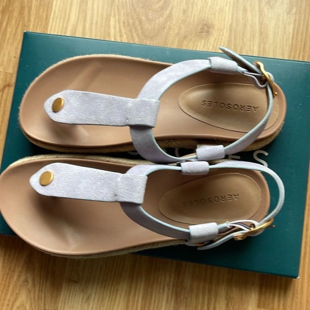 AEROSOLES Women's Tan and Cream Sandals